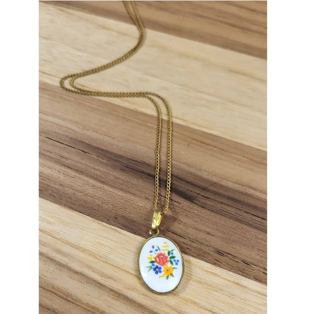 Vintage Glass Oval Floral Pendant Necklace Gold Tone Brass Chain Delicate